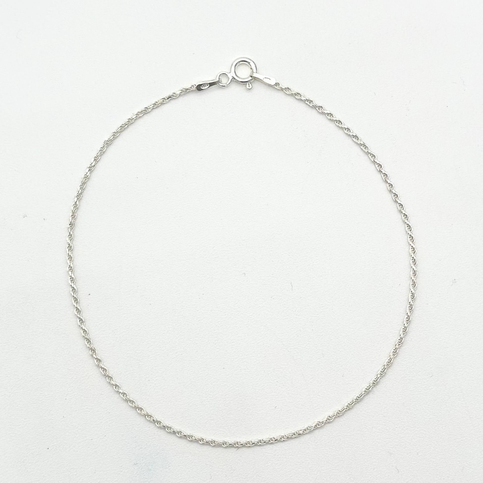 Pulsera tejido torsal elaborada en plata 925 mexicana con acabado brillante y medida de 21 cm.