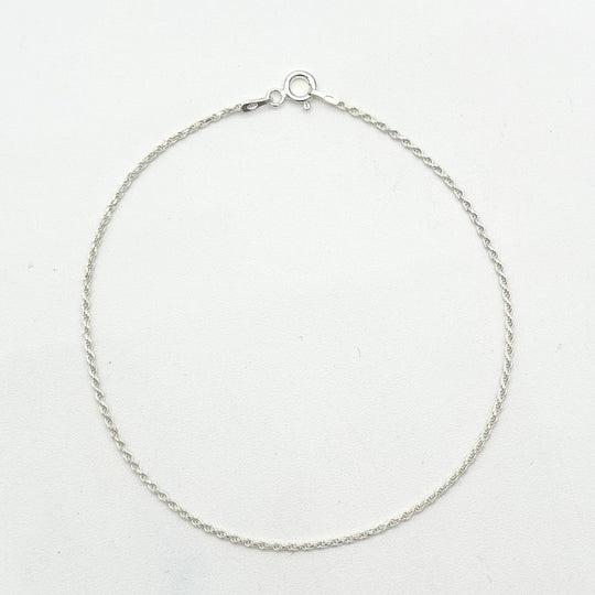 Pulsera tejido torsal elaborada en plata 925 mexicana con acabado brillante y medida de 21 cm.