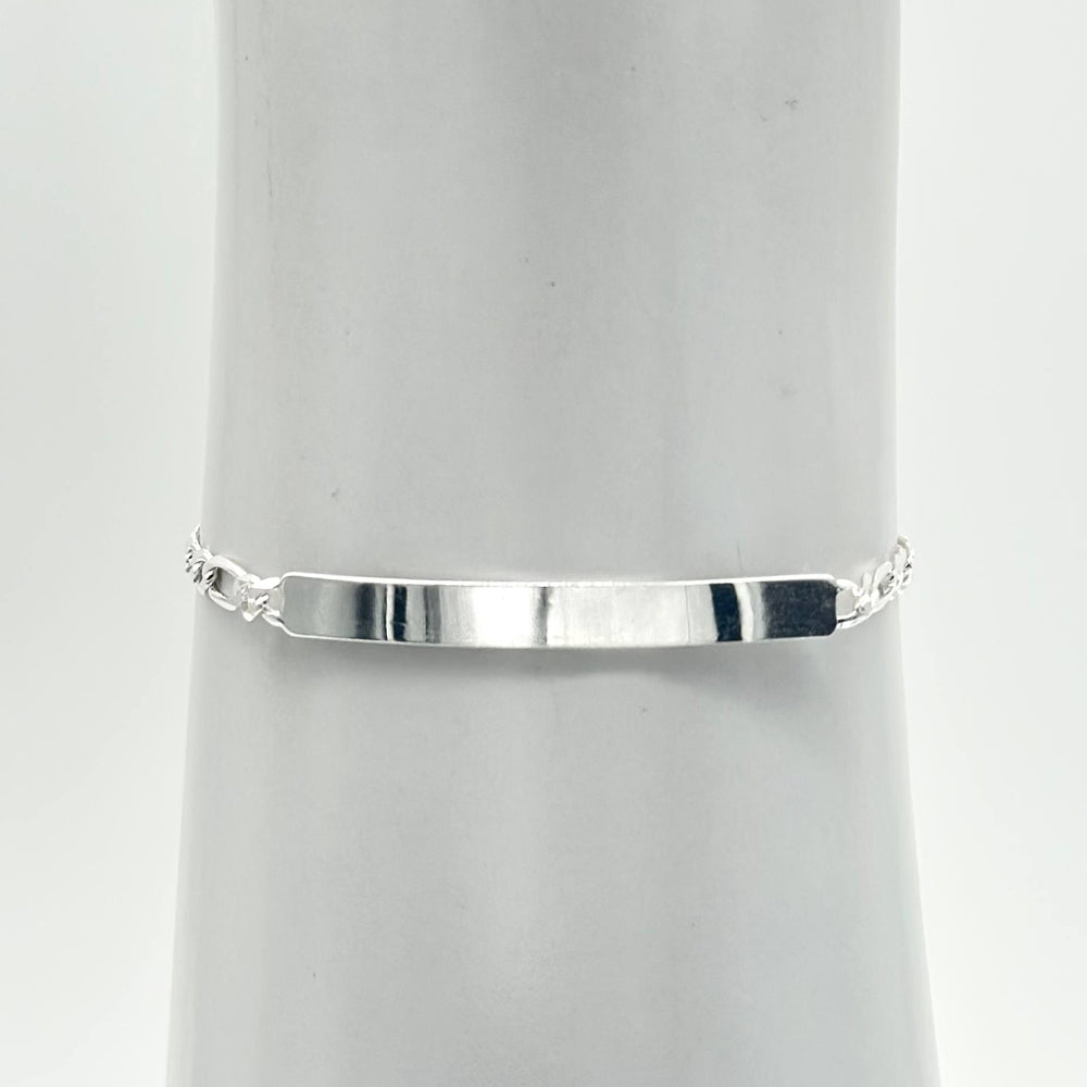 Esclava de identidad tejido Cartier elaborada en plata 925 mexicana, medida de 20 cm de largo y 4 mm de ancho.