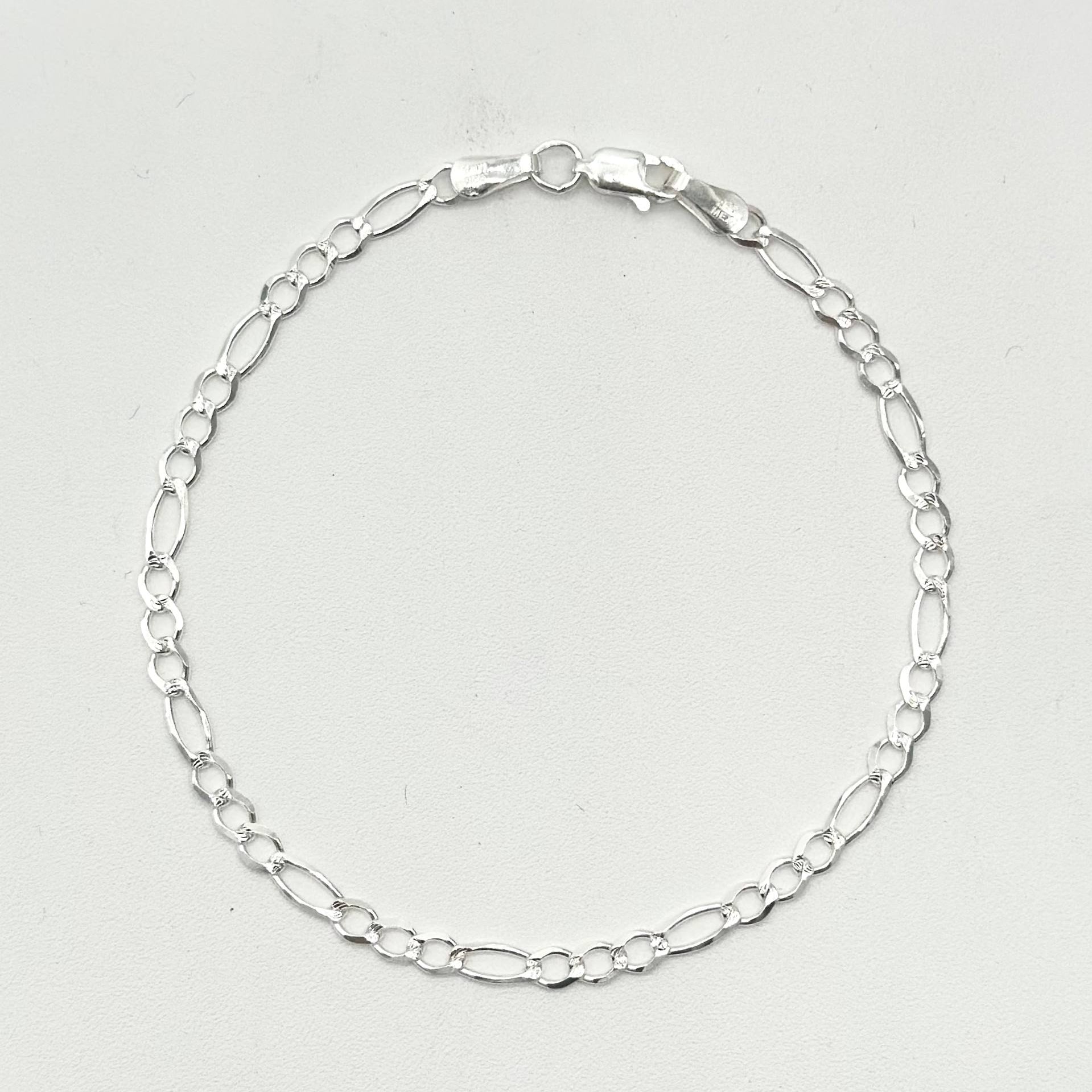 Pulsera tejido Cartier elaborada en plata 925 mexicana con acabado brillante, 21 cm de largo y 5 mm de ancho.