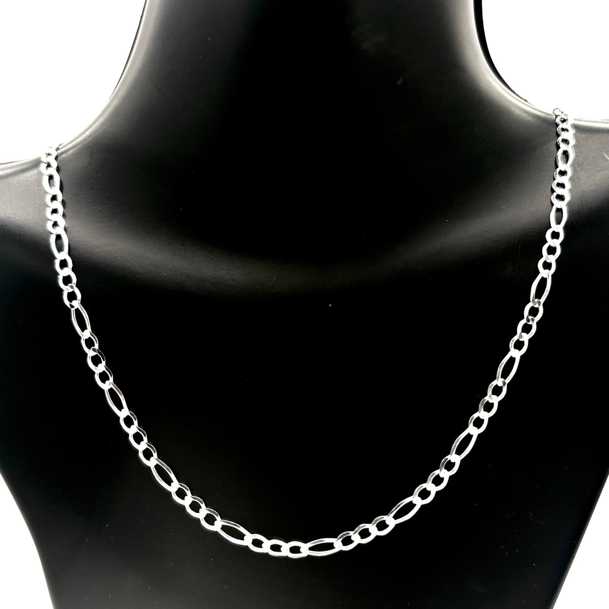 Cadena de plata 925 con tejido Cartier, medida de 60 cm de largo por 5 mm de ancho.