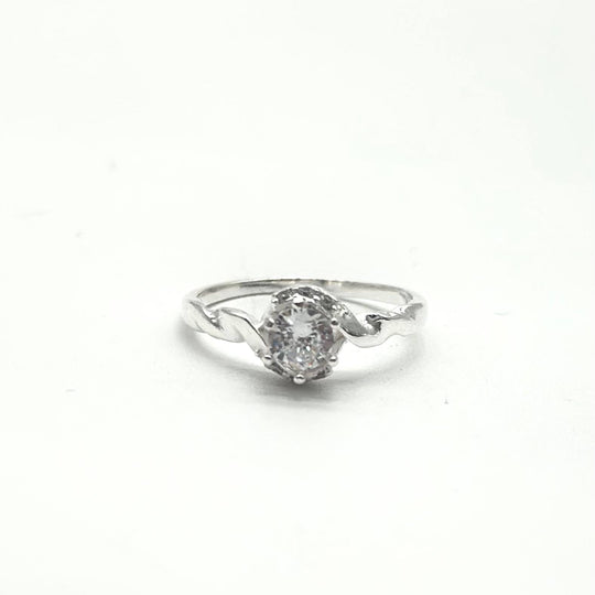 Anillo Solitario Clásico de Plata 925 con Zirconia Ovalada | Mael Joyería
