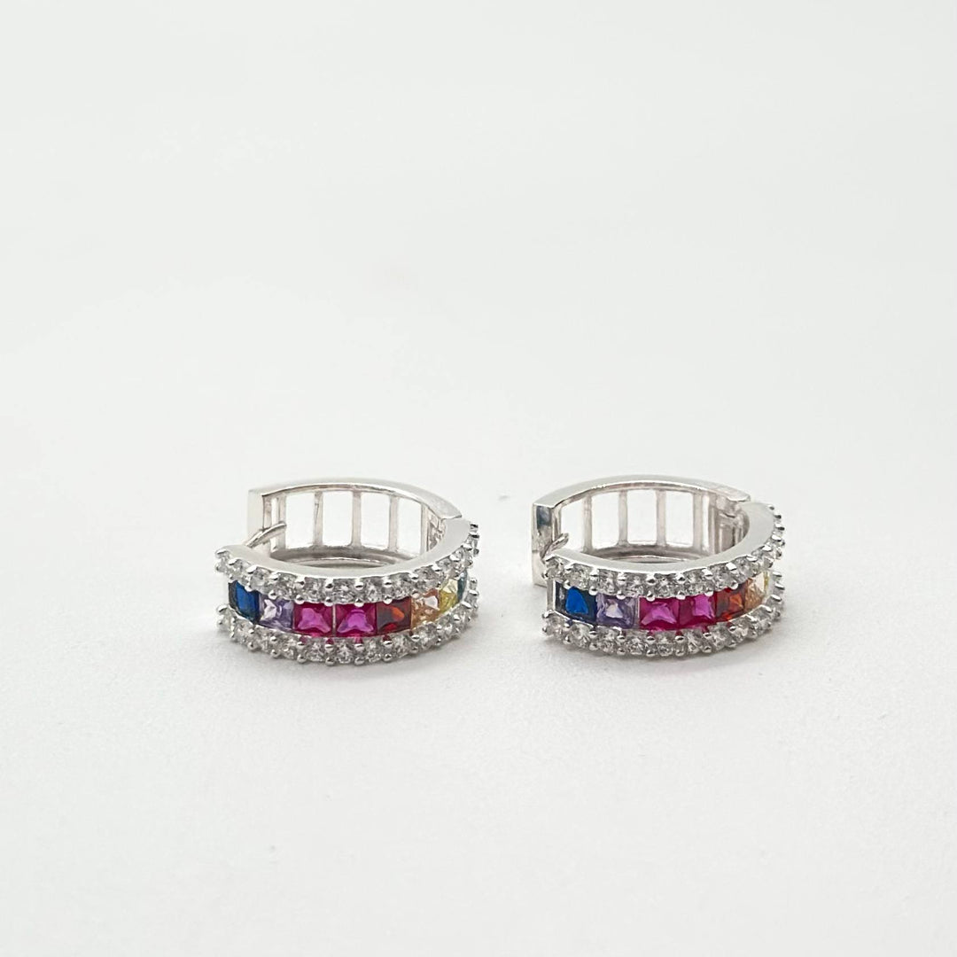 Huggie Arcoíris con Circonias en Plata 925 | Mael Joyería