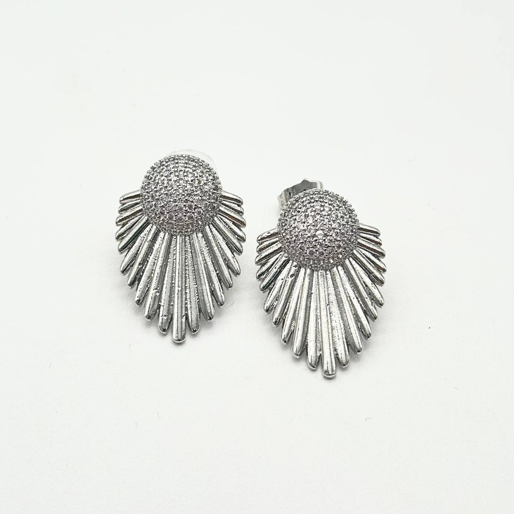 Aretes Plateados Tipo Sol con Zirconias en chapa de oro| 3 cm | Mael Joyería