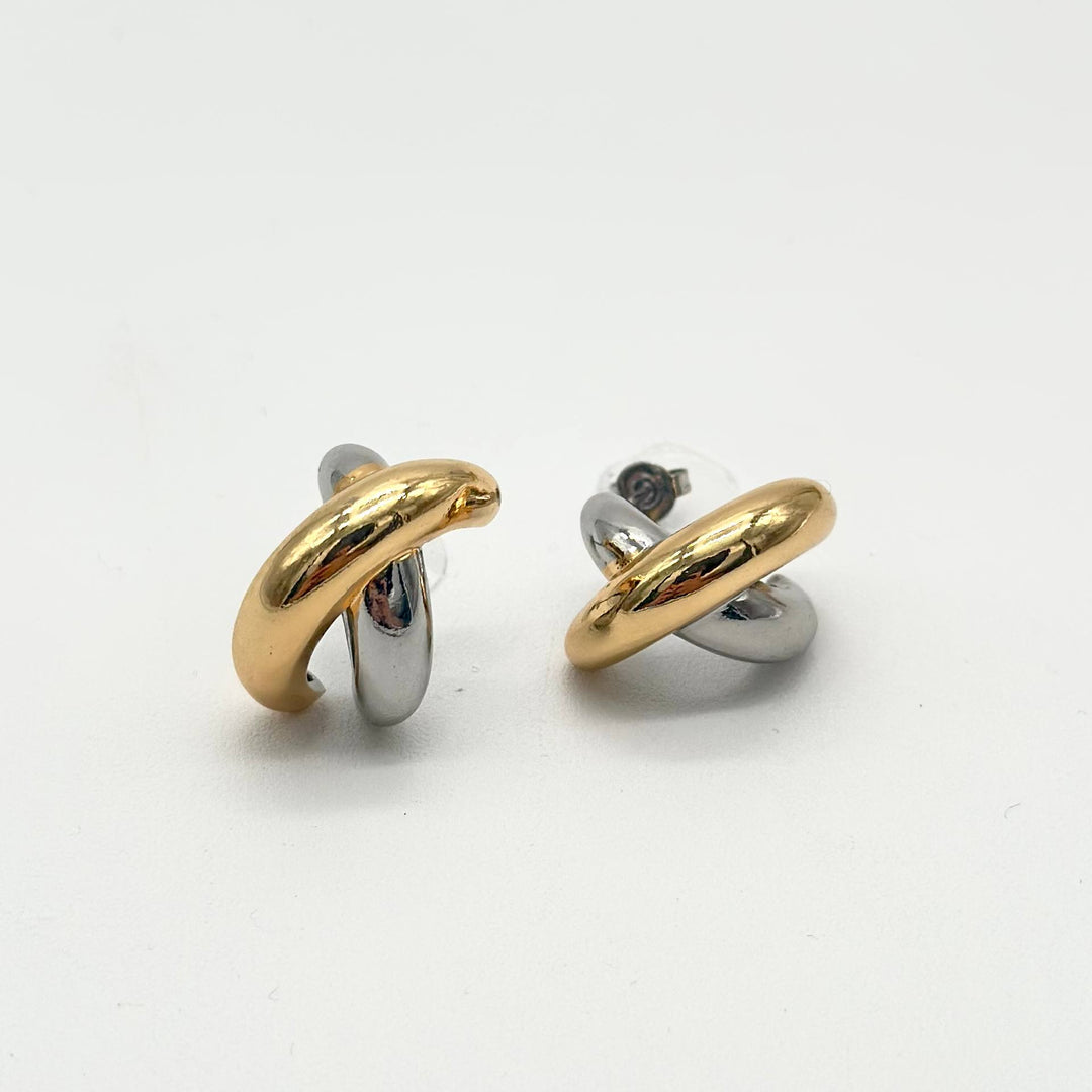 Aretes Bicolor Cruzados en chapa de oro | Mael Joyería