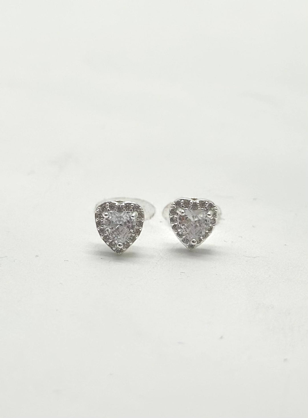 Broqueles Corazón con Zirconias en Chapa de Rodio |Mael Joyería