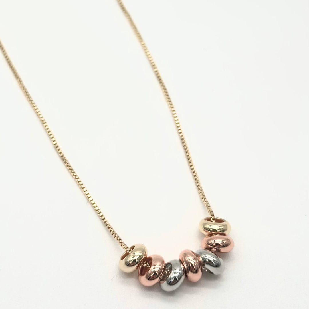 Collar Tricolor con Cuentas Lisas en Chapa de Oro | Mael Joyería