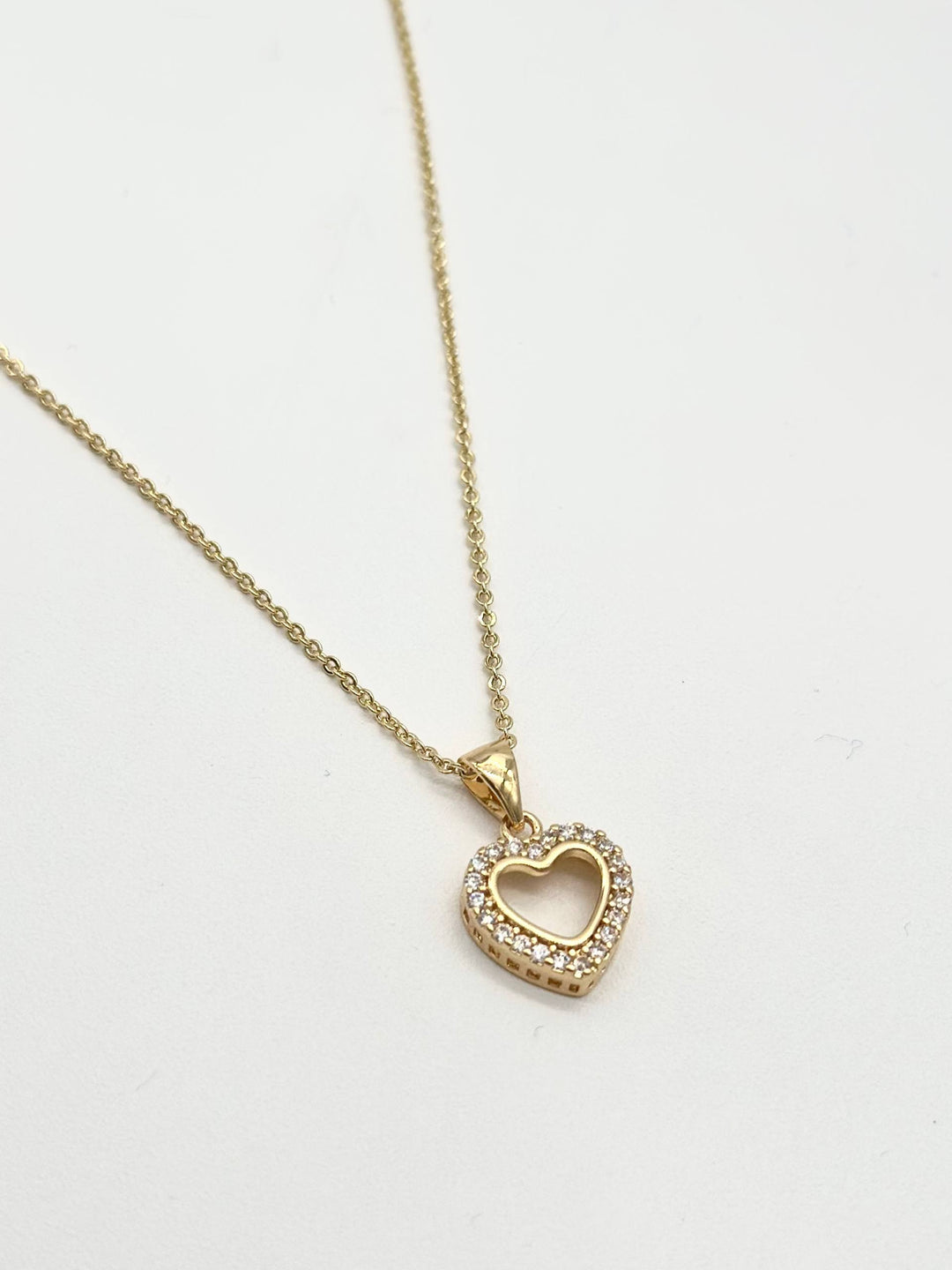 Collar Corazón con Zirconias en Chapa de Oro | Mael Joyería