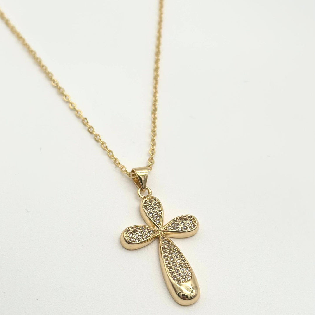 Collar con Cruz de Zirconias en Chapa de Oro | Mael Joyería