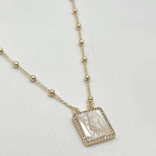 Collar Virgen de Guadalupe con Madre Perla y Zirconias en Chapa de Oro | Mael Joyería