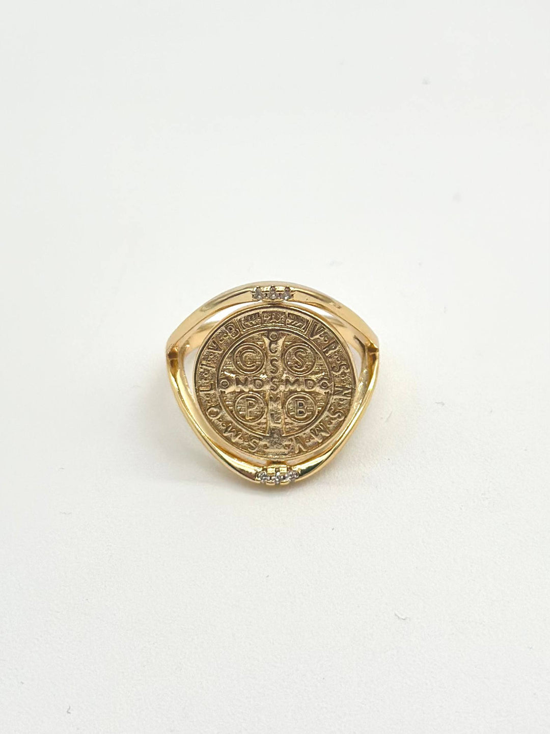 Anillo Giratorio Doble Vista San Benito | Chapa de Oro 18K