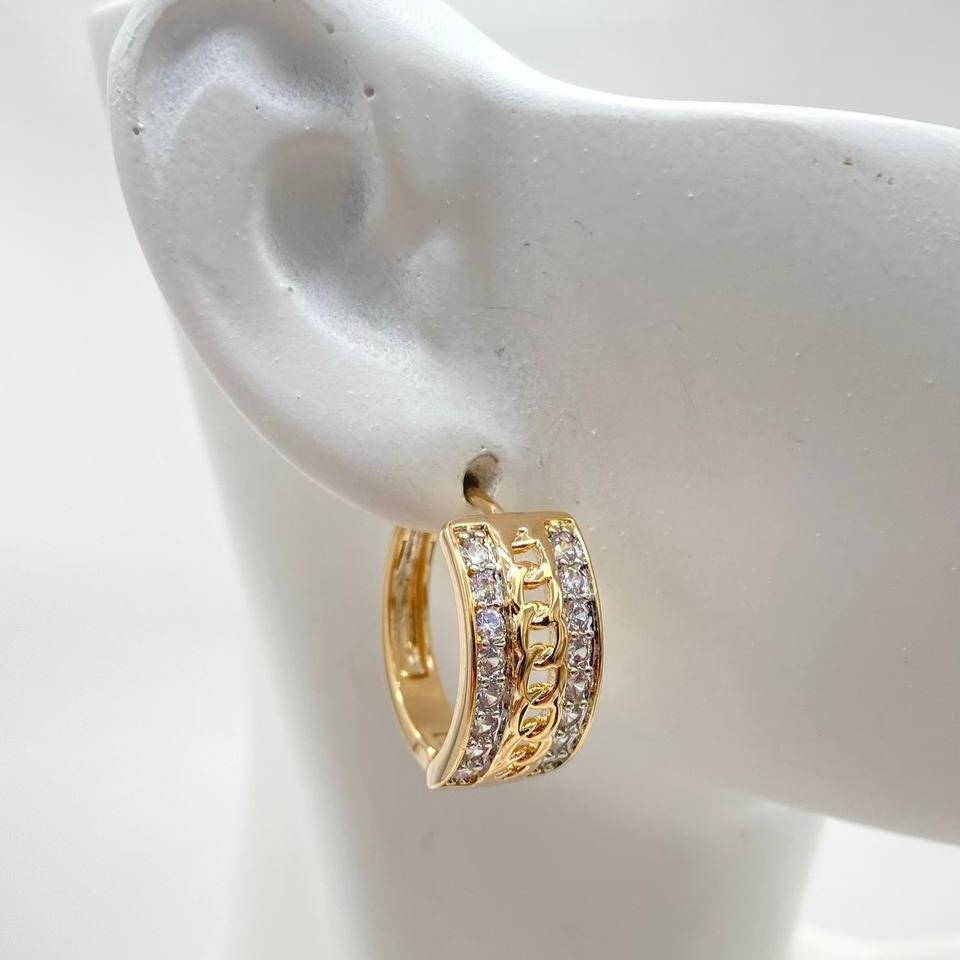 HUGGIE DE CADENA CON ZIRCONIAS